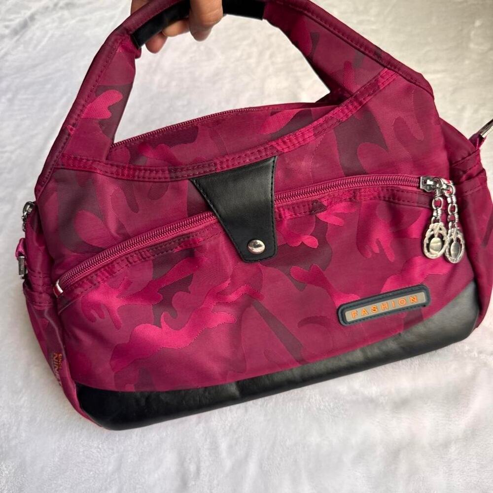 Vintage Y2K Nineteen-O-Five Maroon Camo Nylon Bag